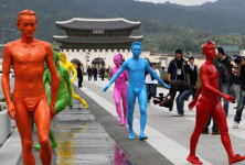 색깔있는 행위예술