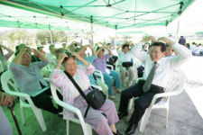 외로움 덜어주는 ‘해피콜’…어르신들 “자식보다 나아”