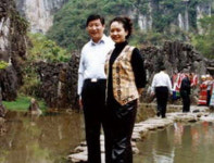 시진핑 부인은 ‘국민가수’ 펑리위안