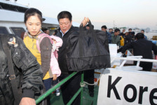 ‘쿵’ ‘쿵’ 섬 뒤흔든 포성… 비명 지르며 대피 ‘전쟁터 방불’