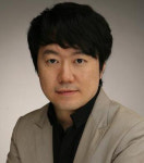 고갯길에 도자기 꽃이 활짝 피었네