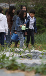 흙에서 놀며 배우며 가꾸며…‘참살이 교육’ 하하호호