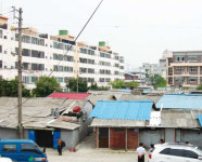 청주 운천동 피란촌 잿빛 벗을까 슬레이트집 다닥다닥…아직도 공중화장실