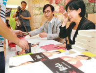 진보정당통합 맞물려 ‘산고’이정희-유시민 출판기념회