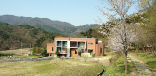 예술이 자라는 박경리의 토지문화관