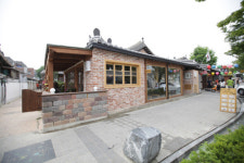 마당의 우물이 테이블로…한옥카페의 매력