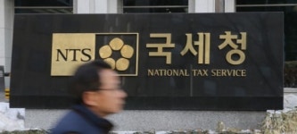 금융정보 달라는 국세청, 과세정보 공개엔 ‘구두쇠’