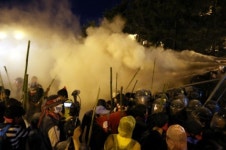 현대차 희망버스, 사쪽과 충돌…참가자 등 90여명 부상