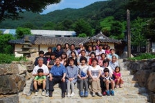 땀 흘려 가꾸고 섭생하는 유기농 공동체의 삶