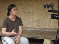 비가 내리고 음악이 멈추면 연필을 들고…