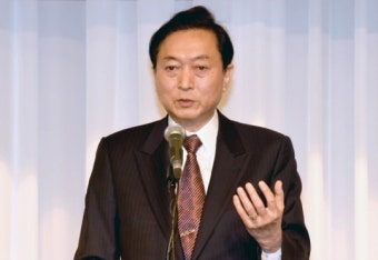 하토야마 유키오 전 총리 “위안부 할머니들에 보상하라”
