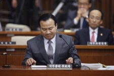 이완구 “언론인들, 내가 교수도 대학 총장도 만들어줬다”