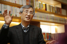 학교 떠난 최원식 교수 “한국현대문학사 집필 계획”