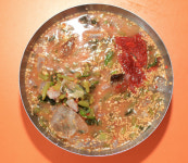 여름 별미 ‘물회’…쫄깃쫄깃 탱글탱글 하얀 살이 물 만났네