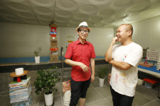 목욕물 대신, 남탕·여탕에 미술품 한가득~