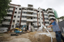 [포토] ‘안전 최하위’ 금화 시범아파트 철거