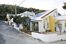 50대 부부가 귀촌해 낸 시골책방 “우리 책 쫌 팝니다!”