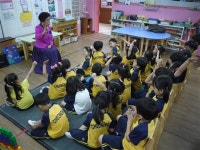 새누리 “취학연령 만 5살로 낮추자”