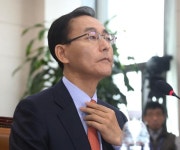 불법시위는 “엄단”, 과잉진압엔 침묵