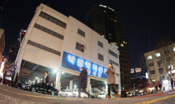 낙원상가에서 울려퍼지는 부활의 노래