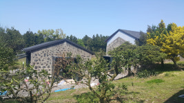 문정인 교수 제주 농장에 갤러리, 도서관