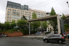 검찰 조사 앞둔 명지전문대 회계팀장은 스스로 삶을 버렸다