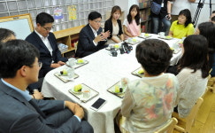 ‘무늬만 종일반’에 속터지는 직장맘 “달라진 것 하나 없는데…”
