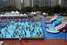 성북구, 워터파크로 변신한 학교 수영장