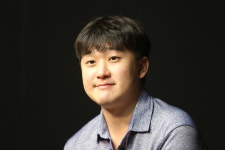 “이타적인 일을 할 사람들의 가장 이기적인 공간 이야기”