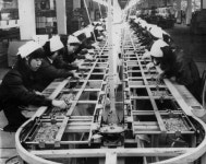 “기계가 돼라” 유신 공장 명령 거부한 여성노동자들