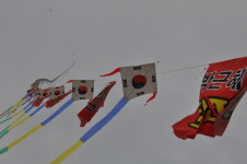 여수에선 ‘박근혜 퇴진’ 적은 태극연 108개 날려