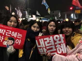 광장에서 만난 62명의 목소리…“대통령에 실망, 시민에게서 희망”