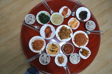  “경로당서 12시간 보내…외로움 함께 달래지만 사람 그립지요” 