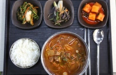 인삼갈비탕에 치즈비빔밥까지 ‘진수성찬’ 