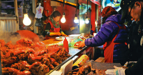  닭한마리·양고기·매운 족발…맛있는 내음 한가득 