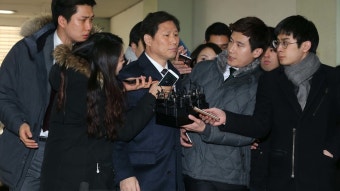 ‘잠적설’ 안봉근 특검 출석…비선진료 의혹 집중 조사