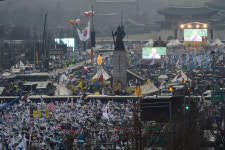  “나라가 두동강은 무슨...민심은 탄핵이죠” 