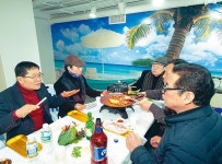  “여기 전통시장 맞아?” ‘방 탈출 게임’, 캠핑 시설까지 