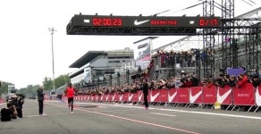  2시간25초…마라톤 2시간 벽은 높았다 