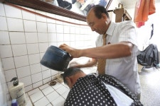  옛 이발소, 진한 그리움으로 다가오다 