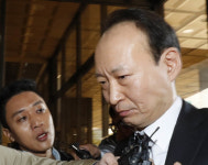  [한겨레 사설] 국정원 특수활동비까지 상납받은 ‘문고리 2인방’ 