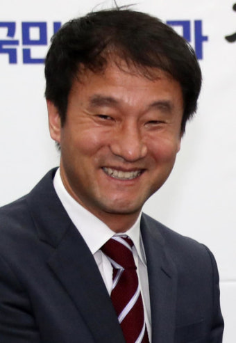 [속보] 문 대통령, 새 정무수석에 한병도 정무비서관 임명