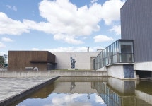  속으로 깊이를 더한 품새…내부 공간 흐름도 물 흐르듯 