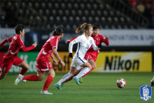  역대전적 1승15패…여자축구, 남북 실력차 왜 클까 