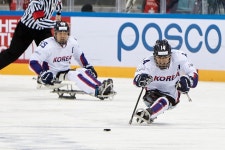  장애인아이스하키 대표팀, 평창 메달 ‘파란불’ 