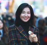  “뜻밖의 ‘배우 이미지’ 벗으려 유학갔다가 ‘다문화’ 눈떴죠” 