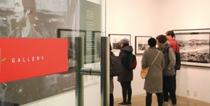  전시회도 보고 주변 길도 걷고…‘소확행’의 하루 