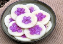 진달래꽃 화전에 두견주, 호사 넘어 약