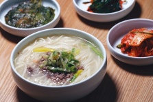  고급 국수의 대중화 이끈 안동국시 선구자 