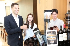  “고객님 입맛에 맞춰 와인 블렌딩해드려요”…‘AI 소믈리에’ 떴다 